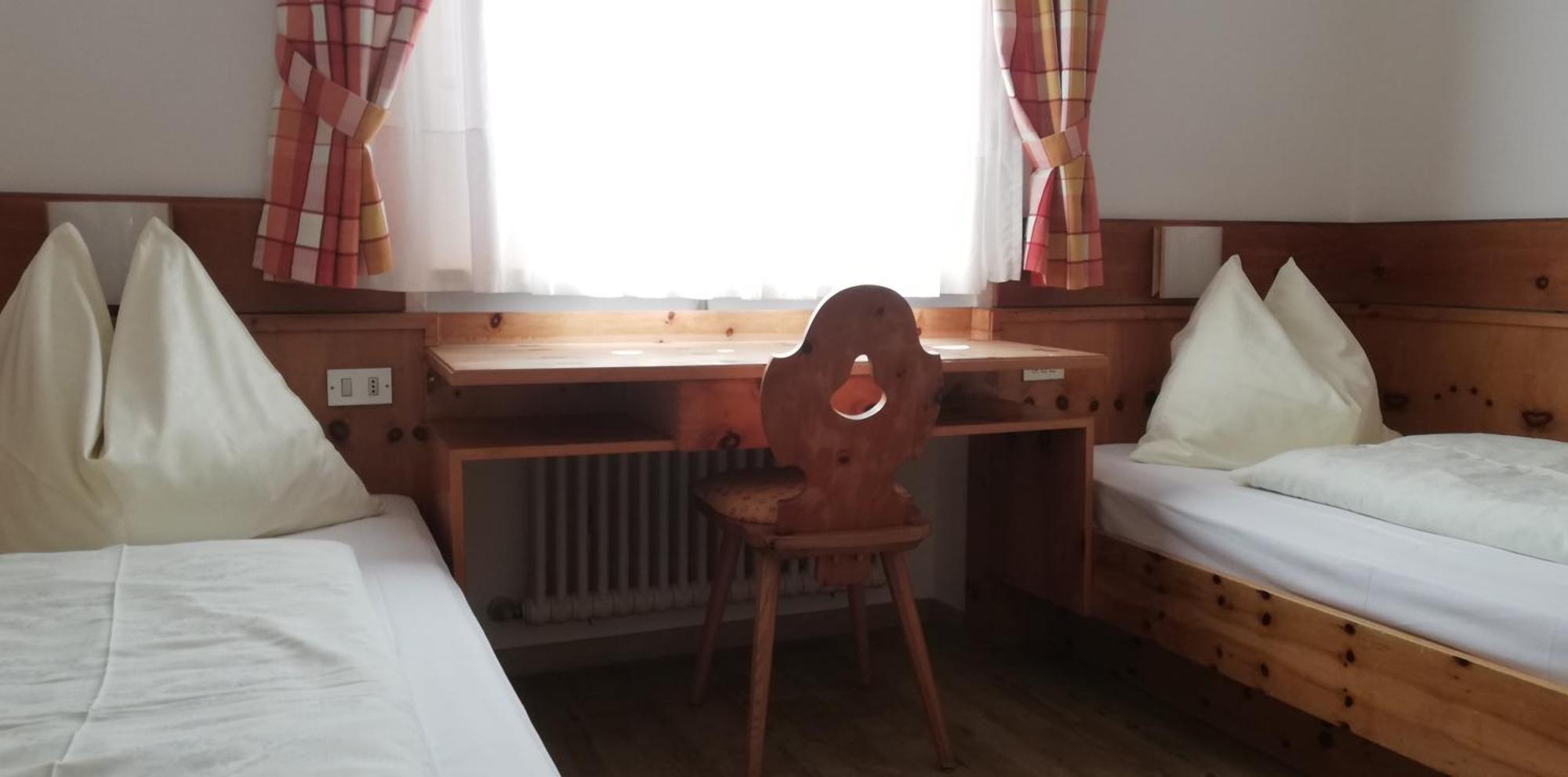 Ferienwohnungen St Hippolyt Mit Hallenbad Lagundo Exterior foto