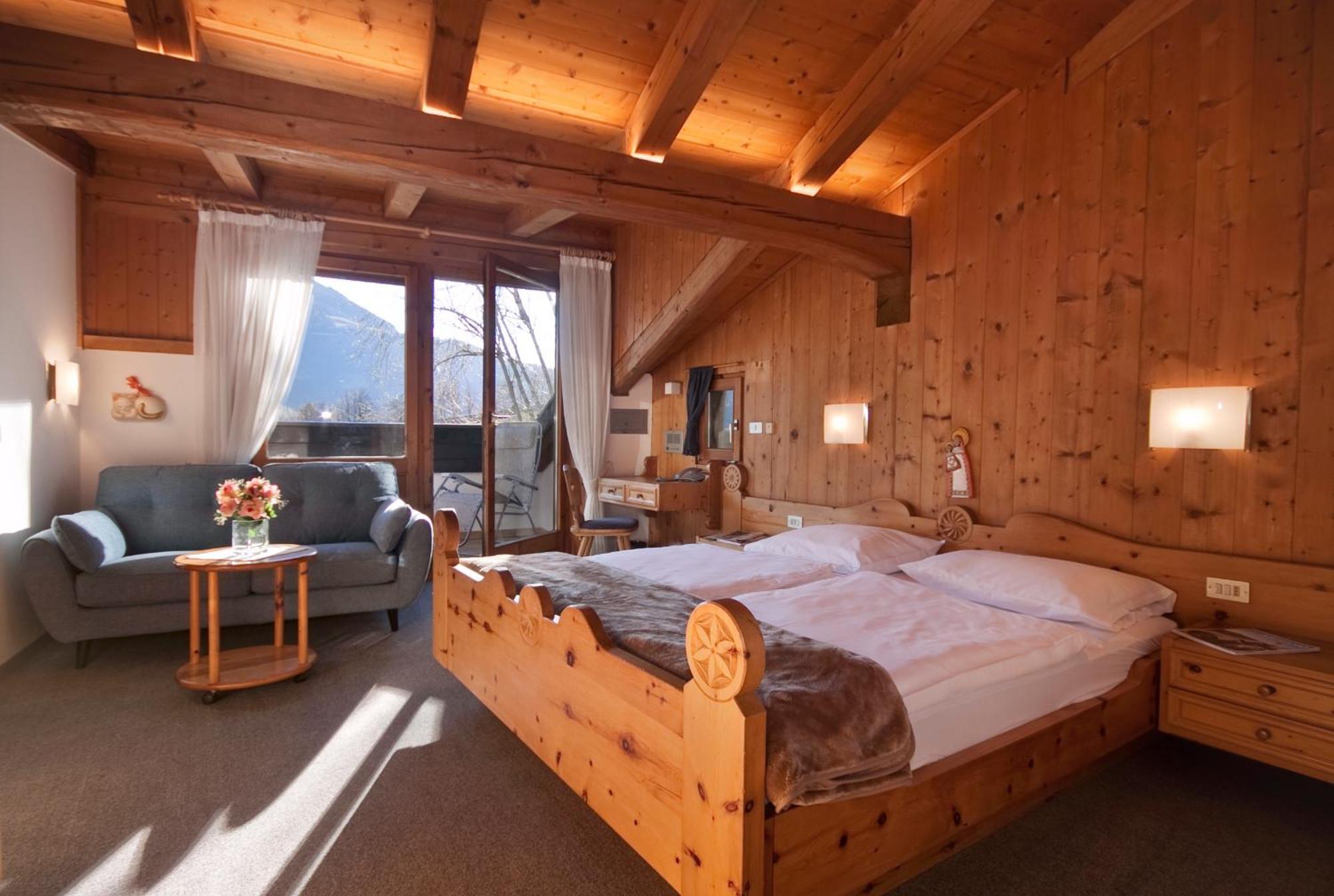 Ferienwohnungen St Hippolyt Mit Hallenbad Lagundo Exterior foto