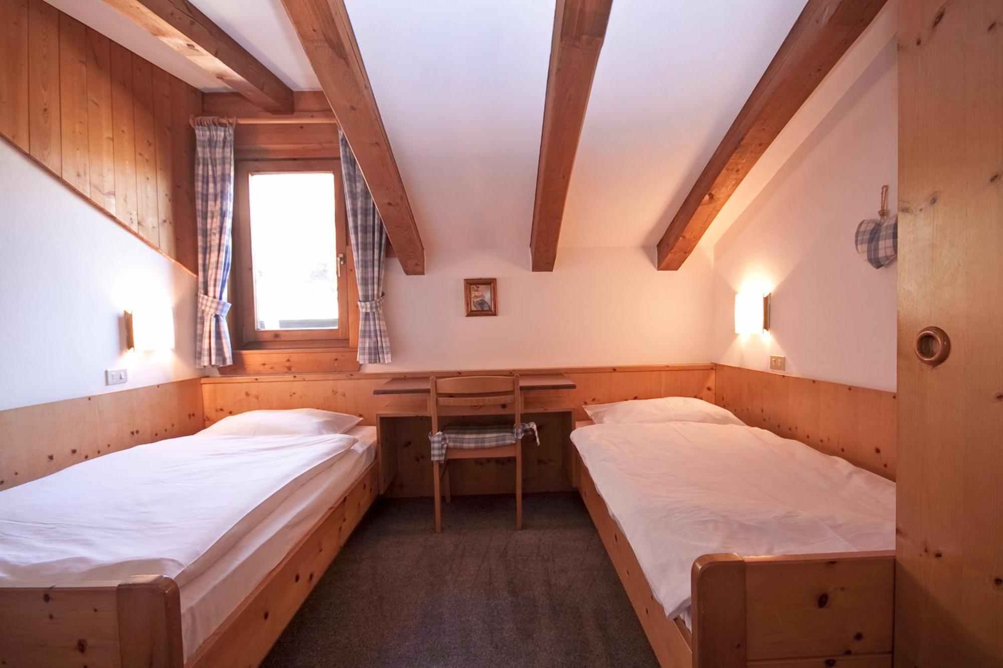 Ferienwohnungen St Hippolyt Mit Hallenbad Lagundo Exterior foto